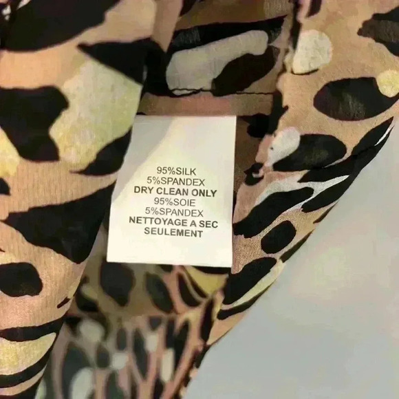 Trina Turk Silk Leopard Print sleeveless top with draped collar size XS - Picture 3 of 4